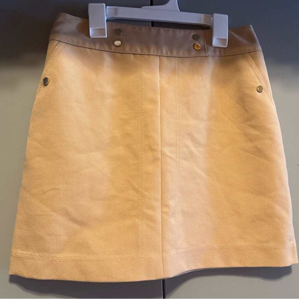 ❤️H&M - Tan/Camel Colored Mini Skirt (Size 4)